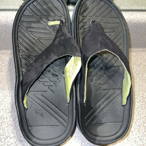 Vionic - Picture 2 of 3